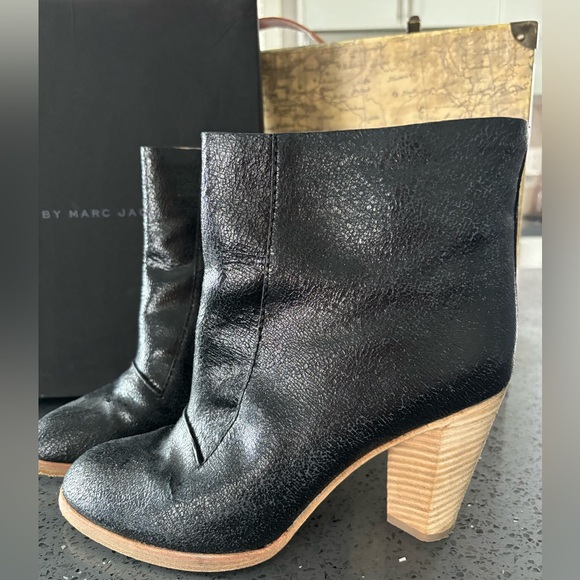 Marc by Marc Jacobs black leather ankle boots size 10 - Picture 4 of 4